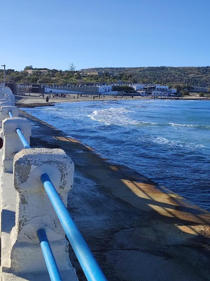 Beachfront With Seaviews Apartment No56 Award Winner Unbeatable Location For Closeness To The Sea Ideal For Guests Looking For Winter Spring And Autumn Breaks In Sunny Malta Also Ideal For Coastal Hikers 梅利哈 外观 照片