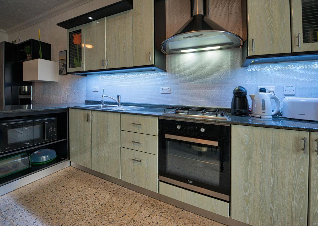 Beachfront With Seaviews Apartment No56 Award Winner Unbeatable Location For Closeness To The Sea Ideal For Guests Looking For Winter Spring And Autumn Breaks In Sunny Malta Also Ideal For Coastal Hikers 梅利哈 外观 照片